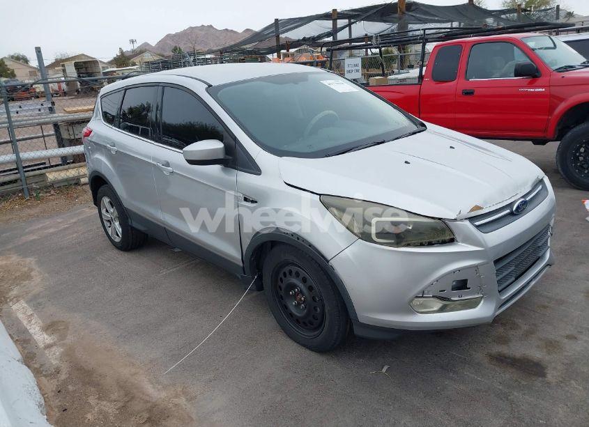 2015 Ford Escape SE (VIN 1FMCU0G7XFUC12941) main photo