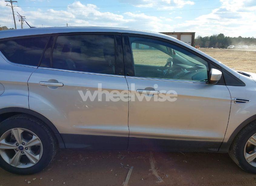 Photo 13 of 2016 Ford Escape SE (VIN 1FMCU0G7XGUB87914)
