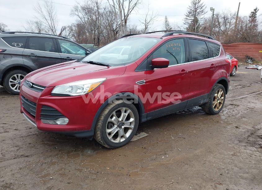 Photo 2 of 2013 Ford Escape SE (VIN 1FMCU0G90DUA82408)