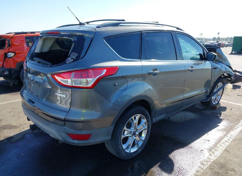 Photo 4 of 2013 Ford Escape SE (VIN 1FMCU0G90DUB23782)