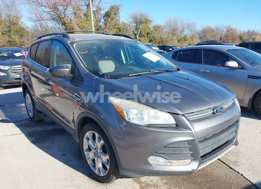 2013 Ford Escape SE (VIN 1FMCU0G90DUB43711) main photo
