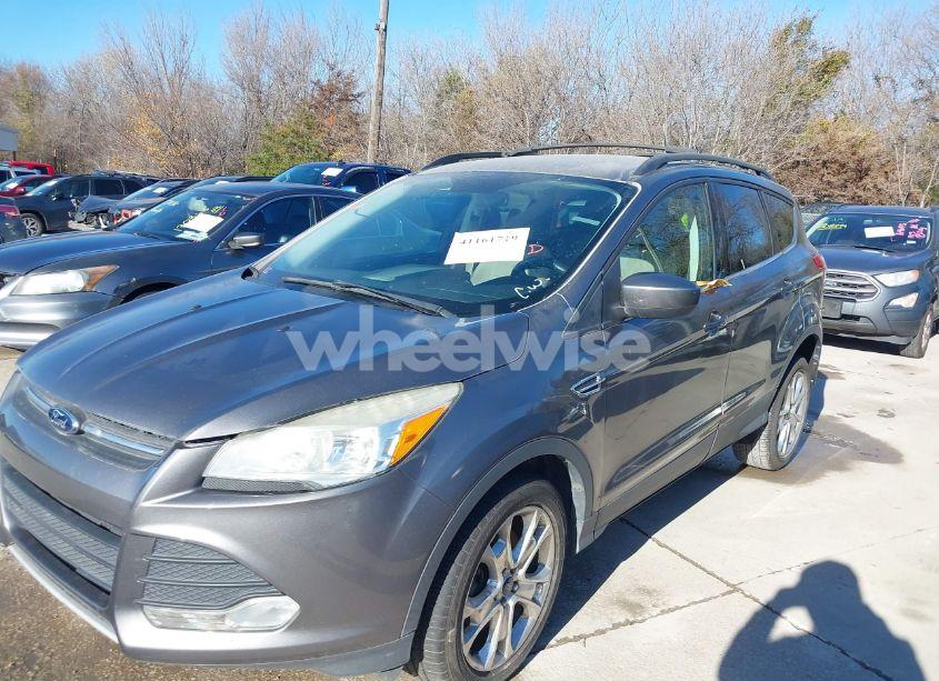 Photo 2 of 2013 Ford Escape SE (VIN 1FMCU0G90DUB43711)