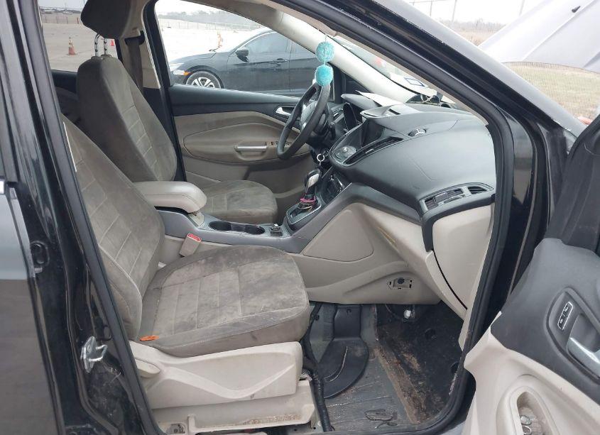 Photo 5 of 2013 Ford Escape SE (VIN 1FMCU0G90DUB70200)