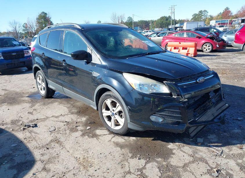 2016 Ford Escape SE (VIN 1FMCU0G90GUB12883) main photo