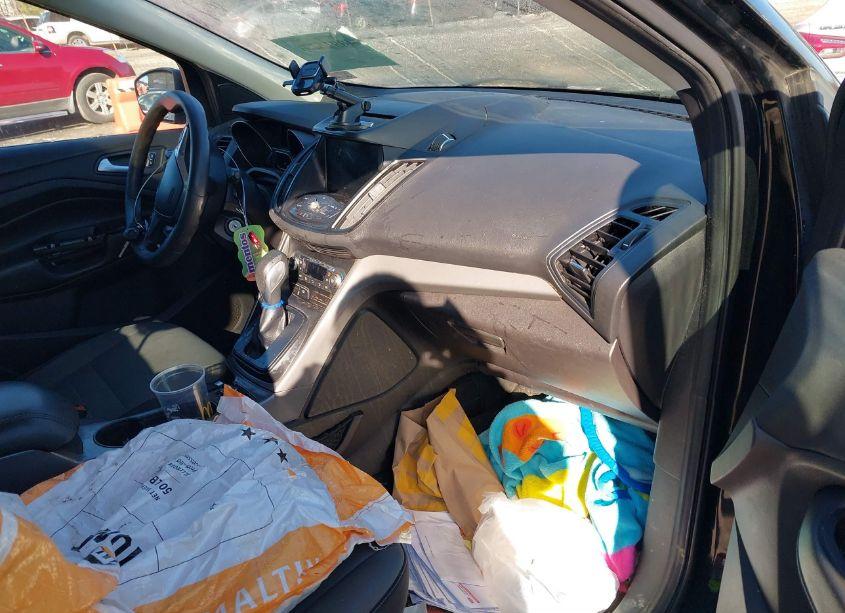 Photo 5 of 2016 Ford Escape SE (VIN 1FMCU0G90GUB12883)