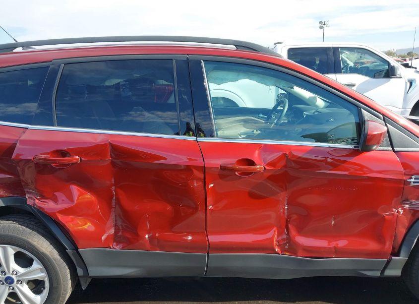 Photo 13 of 2016 Ford Escape SE (VIN 1FMCU0G90GUC66557)