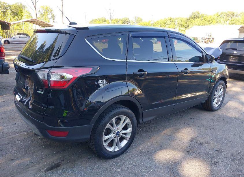 Photo 4 of 2017 Ford Escape SE (VIN 1FMCU0G90HUB04347)