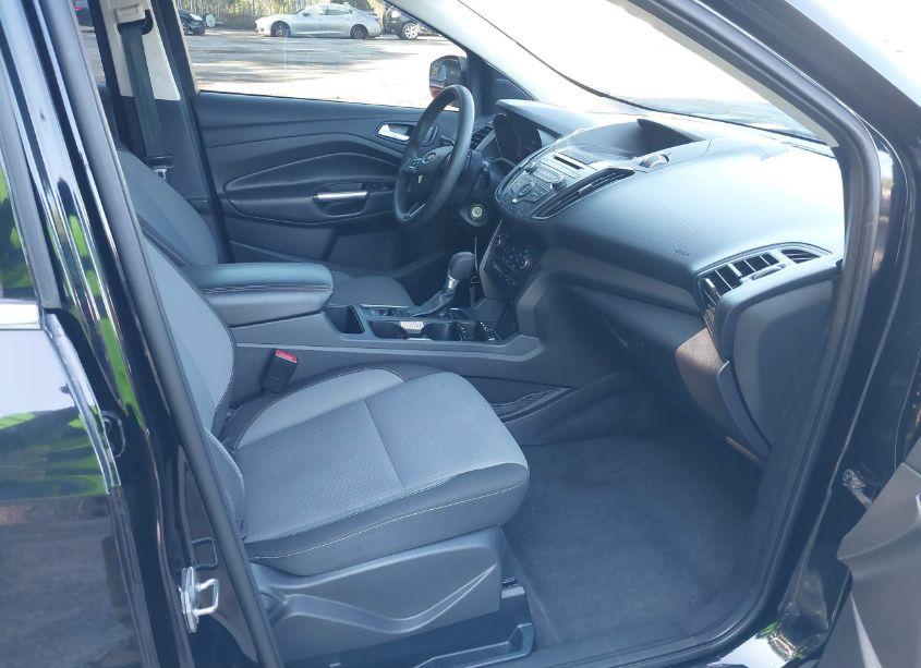 Photo 5 of 2017 Ford Escape SE (VIN 1FMCU0G90HUB04347)