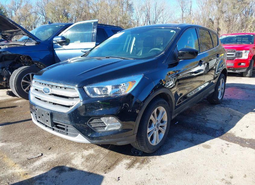 Photo 2 of 2017 Ford Escape SE (VIN 1FMCU0G90HUE15826)