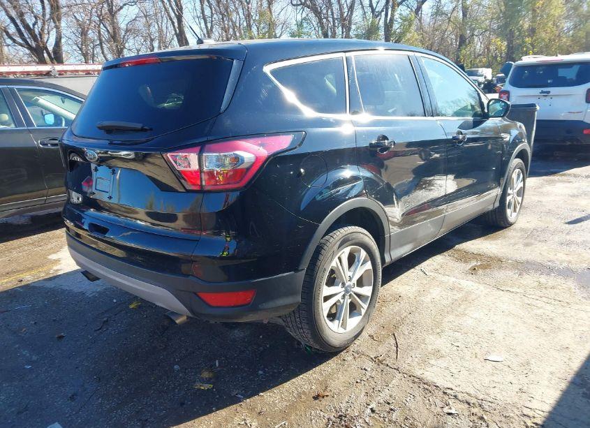 Photo 4 of 2017 Ford Escape SE (VIN 1FMCU0G90HUE15826)