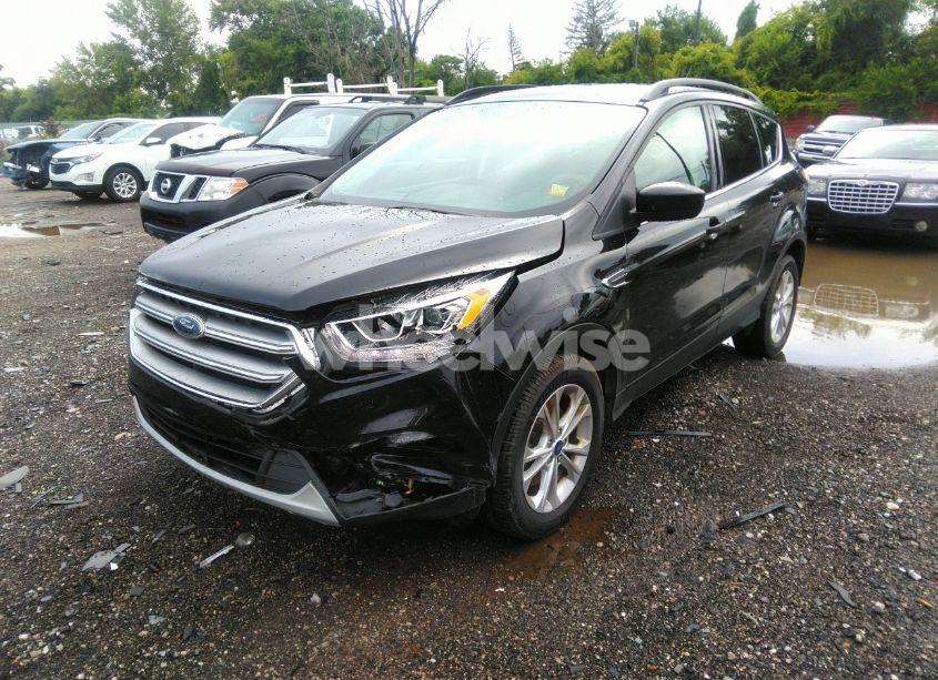 Photo 2 of 2017 Ford Escape SE (VIN 1FMCU0G90HUE33808)
