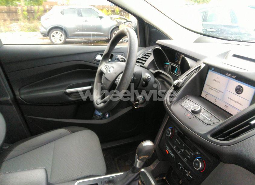 Photo 5 of 2017 Ford Escape SE (VIN 1FMCU0G90HUE33808)