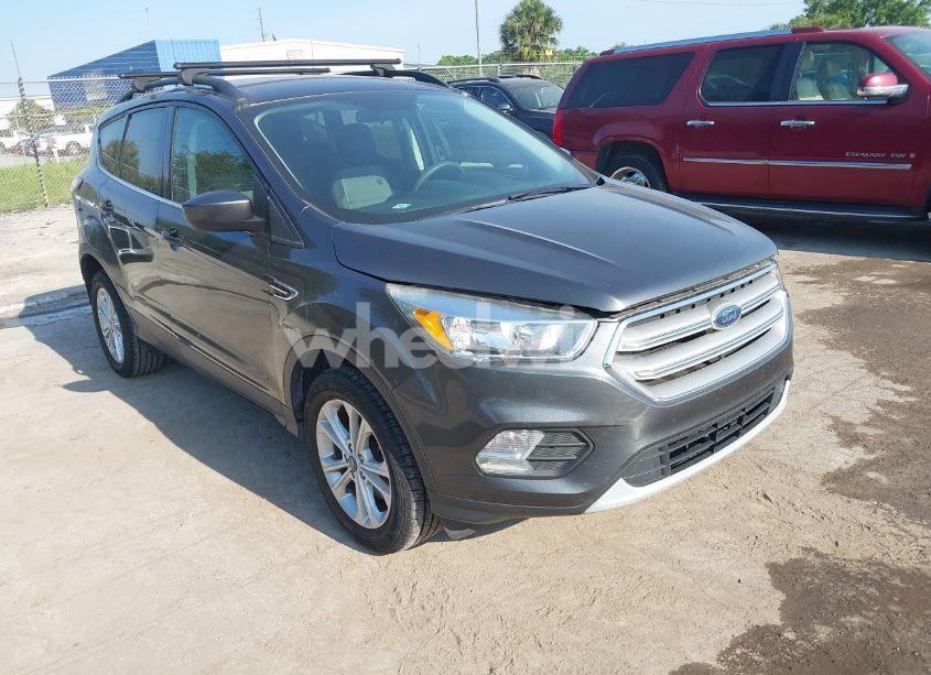 2018 Ford Escape SE (VIN 1FMCU0G90JUB49326) main photo