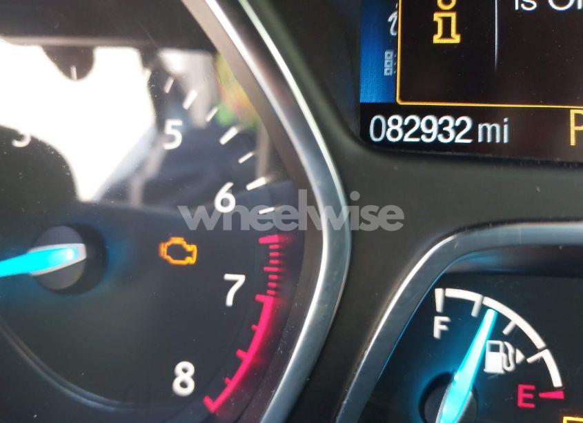 Photo 15 of 2018 Ford Escape SE (VIN 1FMCU0G90JUB49326)