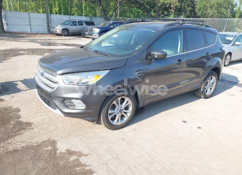 Photo 2 of 2018 Ford Escape SE (VIN 1FMCU0G90JUB49326)