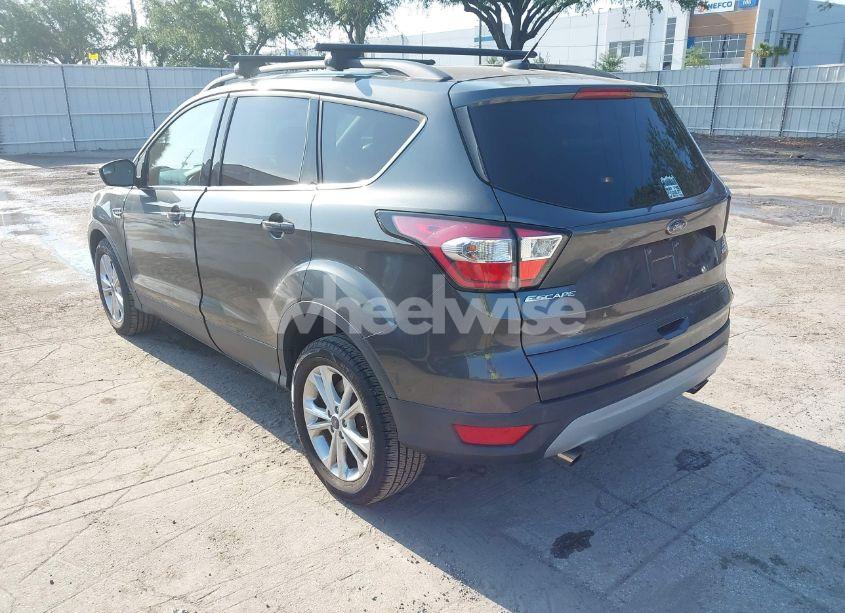 Photo 3 of 2018 Ford Escape SE (VIN 1FMCU0G90JUB49326)