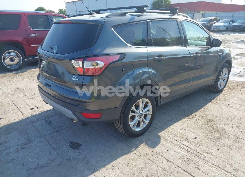 Photo 4 of 2018 Ford Escape SE (VIN 1FMCU0G90JUB49326)