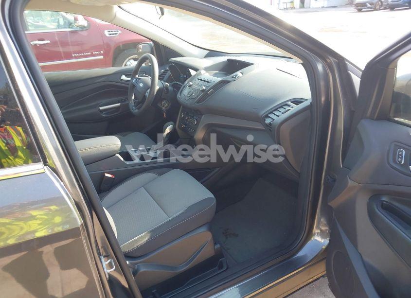 Photo 5 of 2018 Ford Escape SE (VIN 1FMCU0G90JUB49326)