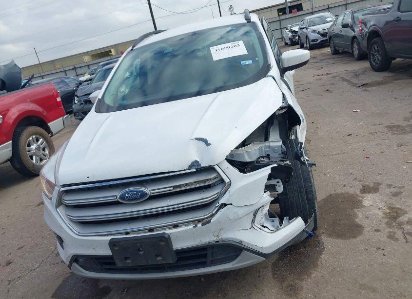 Photo 12 of 2018 Ford Escape SE (VIN 1FMCU0G90JUB49746)