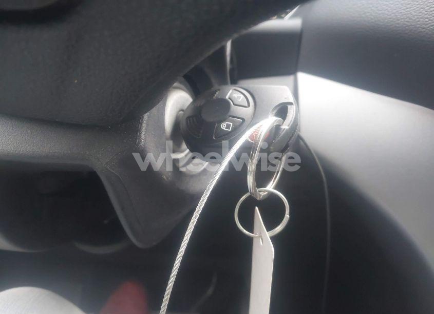 Photo 11 of 2018 Ford Escape SE (VIN 1FMCU0G90JUC41570)