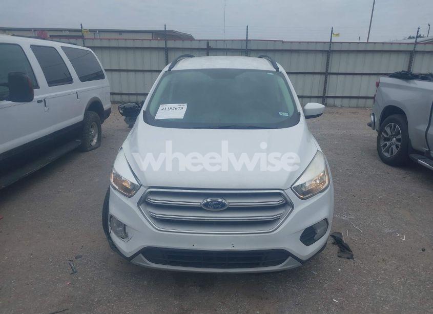 Photo 12 of 2018 Ford Escape SE (VIN 1FMCU0G90JUC41570)