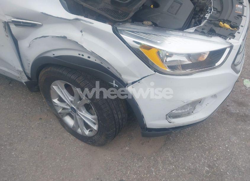 Photo 6 of 2018 Ford Escape SE (VIN 1FMCU0G90JUC41570)