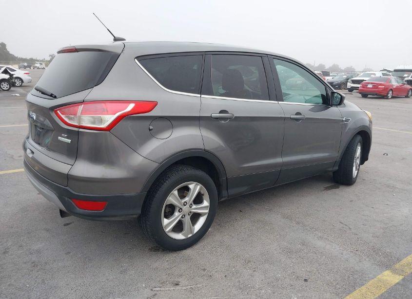 Photo 4 of 2013 Ford Escape SE (VIN 1FMCU0G91DUC02815)