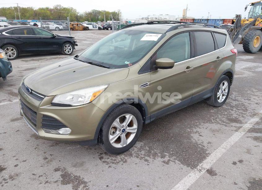 Photo 2 of 2013 Ford Escape SE (VIN 1FMCU0G91DUD85875)