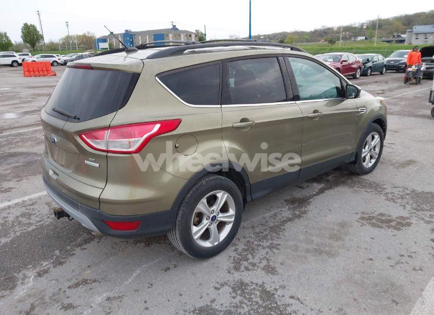 Photo 4 of 2013 Ford Escape SE (VIN 1FMCU0G91DUD85875)