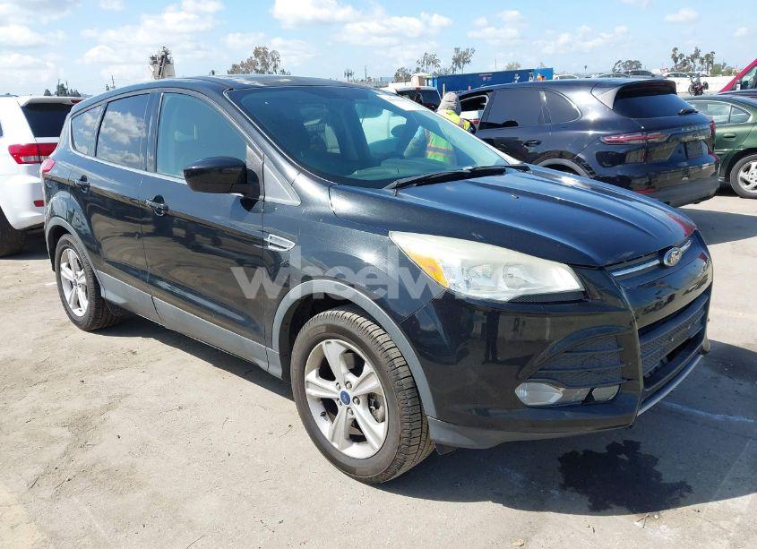 2015 Ford Escape SE (VIN 1FMCU0G91FUA18588) main photo
