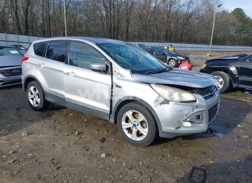 2015 Ford Escape SE (VIN 1FMCU0G91FUB41971) main photo