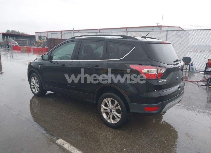 Photo 3 of 2017 Ford Escape SE (VIN 1FMCU0G91HUA48001)