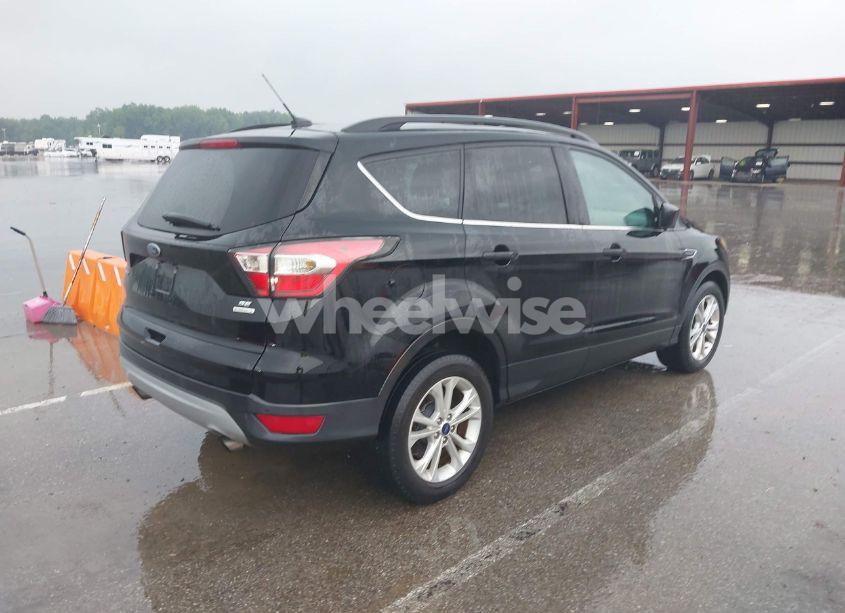 Photo 4 of 2017 Ford Escape SE (VIN 1FMCU0G91HUA48001)