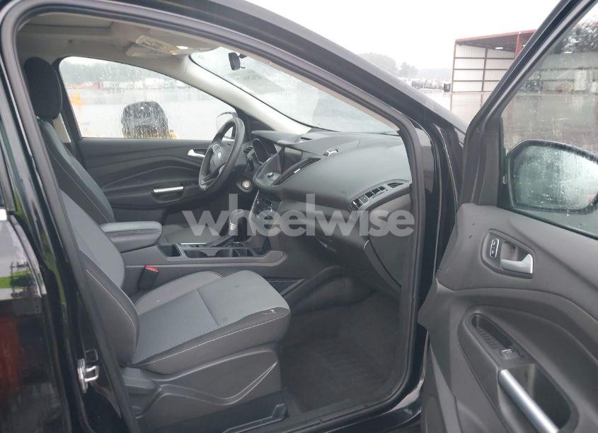 Photo 5 of 2017 Ford Escape SE (VIN 1FMCU0G91HUA48001)