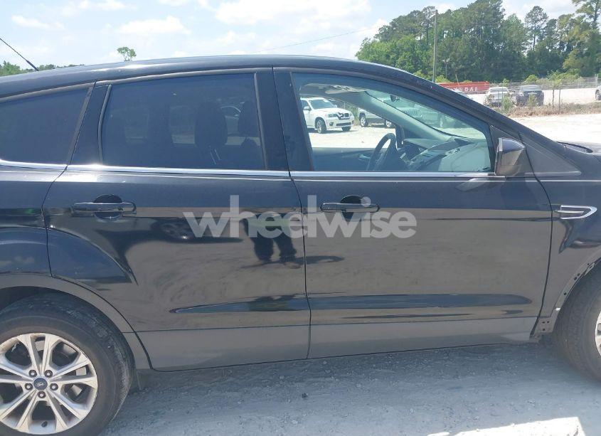 Photo 13 of 2017 Ford Escape SE (VIN 1FMCU0G91HUA95450)