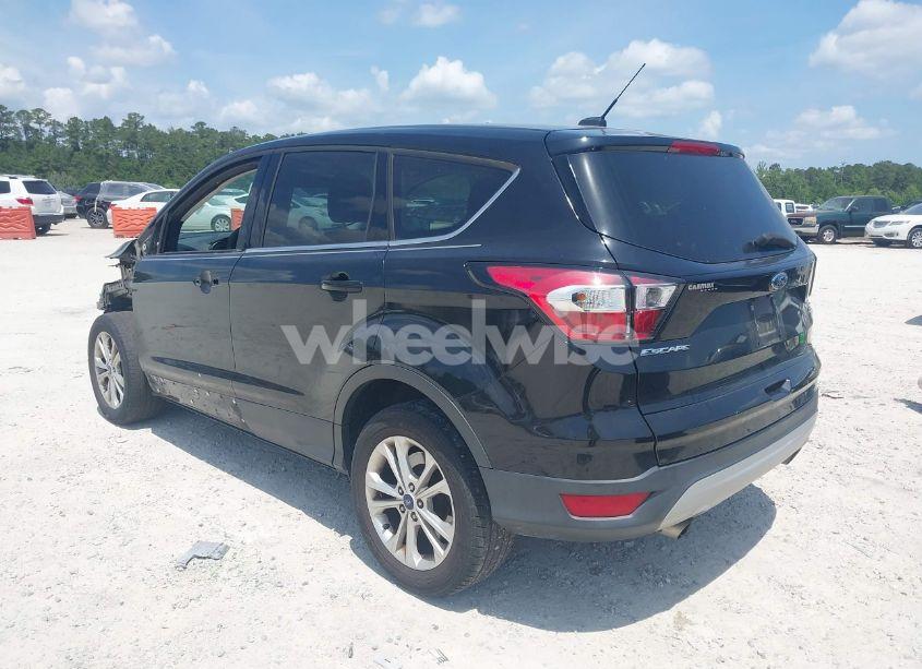 Photo 3 of 2017 Ford Escape SE (VIN 1FMCU0G91HUA95450)