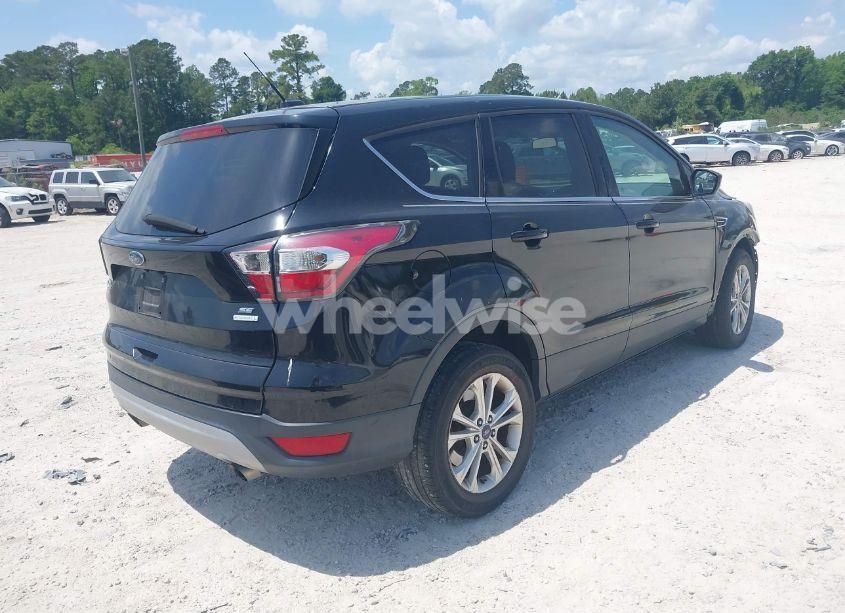Photo 4 of 2017 Ford Escape SE (VIN 1FMCU0G91HUA95450)