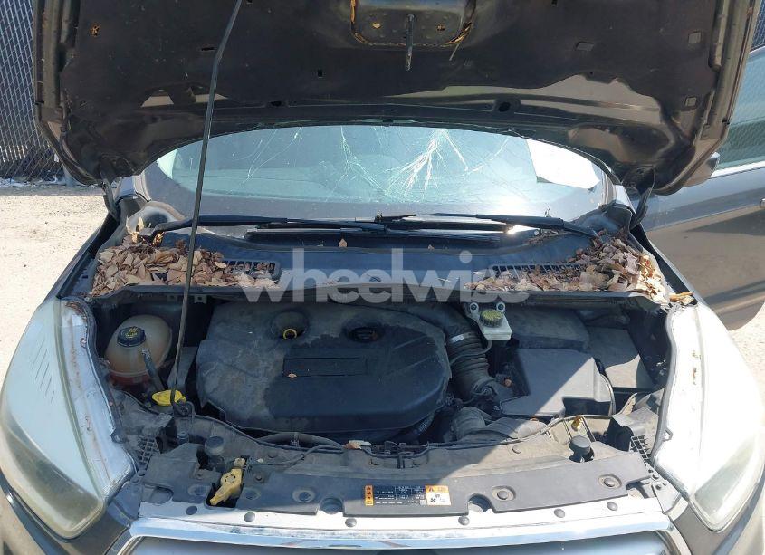 Photo 10 of 2017 Ford Escape SE (VIN 1FMCU0G91HUB31069)