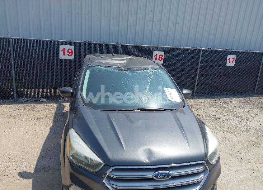 Photo 6 of 2017 Ford Escape SE (VIN 1FMCU0G91HUB31069)