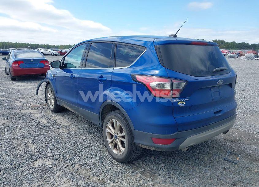 Photo 3 of 2017 Ford Escape SE (VIN 1FMCU0G91HUC03565)
