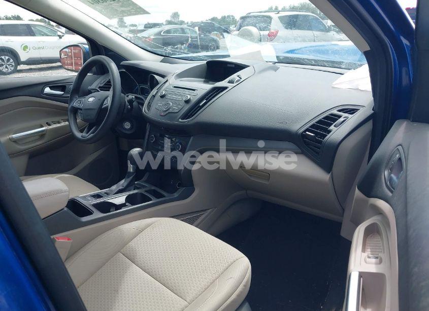 Photo 5 of 2017 Ford Escape SE (VIN 1FMCU0G91HUC03565)