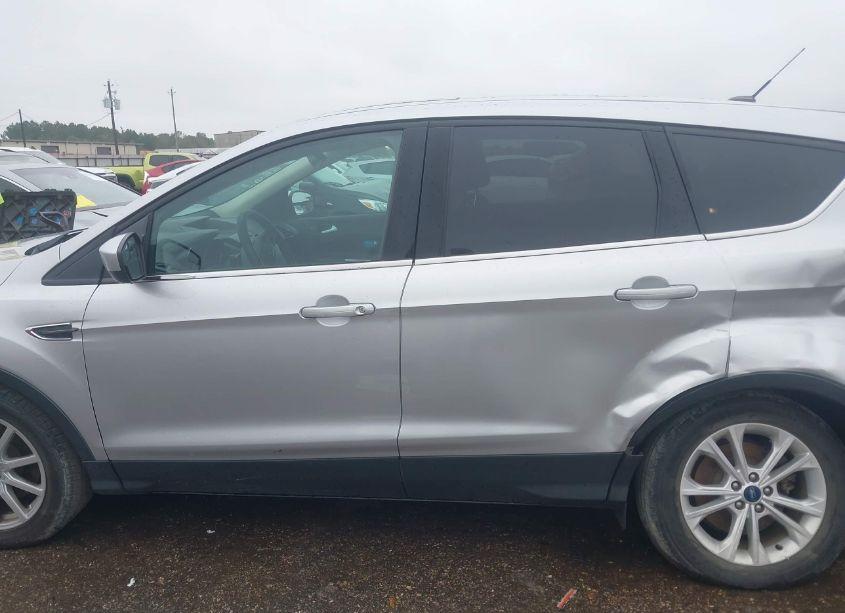 Photo 14 of 2017 Ford Escape SE (VIN 1FMCU0G91HUC97320)