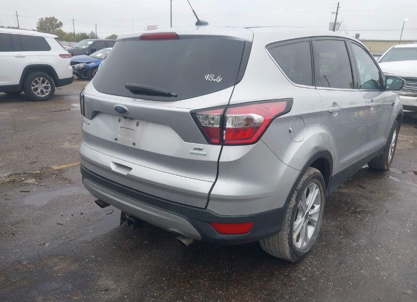 Photo 4 of 2017 Ford Escape SE (VIN 1FMCU0G91HUC97320)