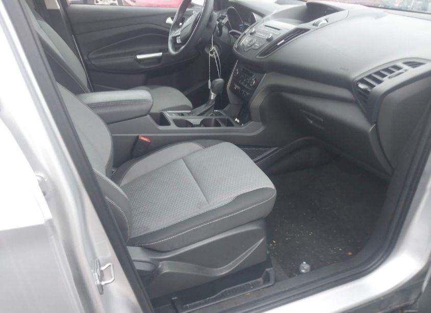 Photo 5 of 2017 Ford Escape SE (VIN 1FMCU0G91HUC97320)