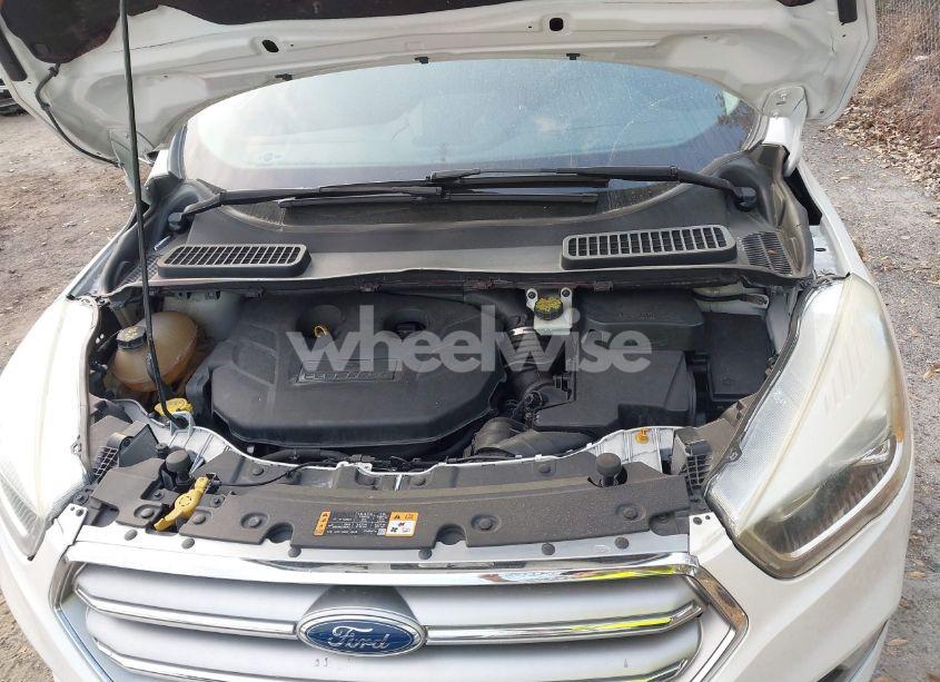 Photo 10 of 2017 Ford Escape SE (VIN 1FMCU0G91HUE64758)