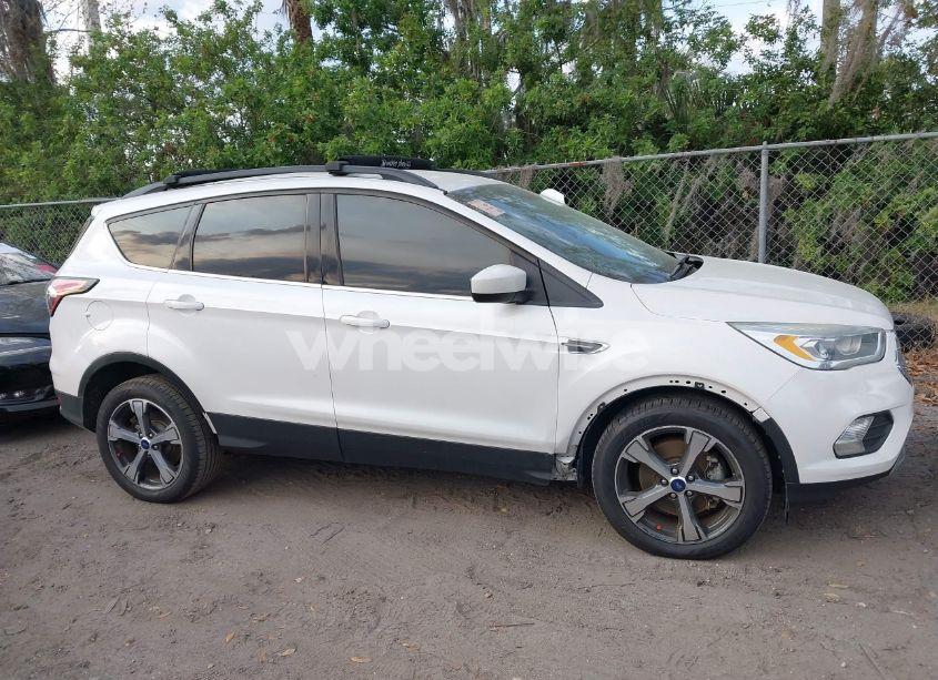 Photo 13 of 2017 Ford Escape SE (VIN 1FMCU0G91HUE64758)