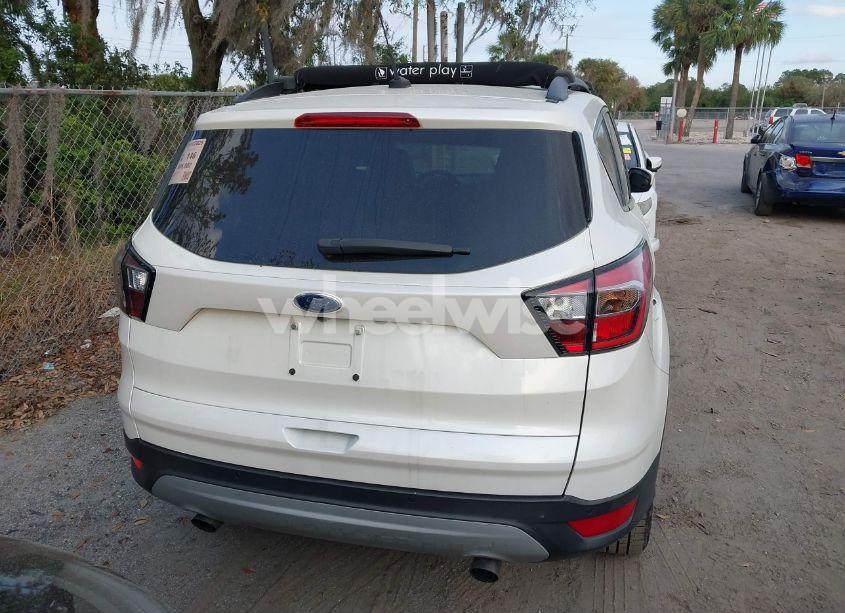Photo 16 of 2017 Ford Escape SE (VIN 1FMCU0G91HUE64758)
