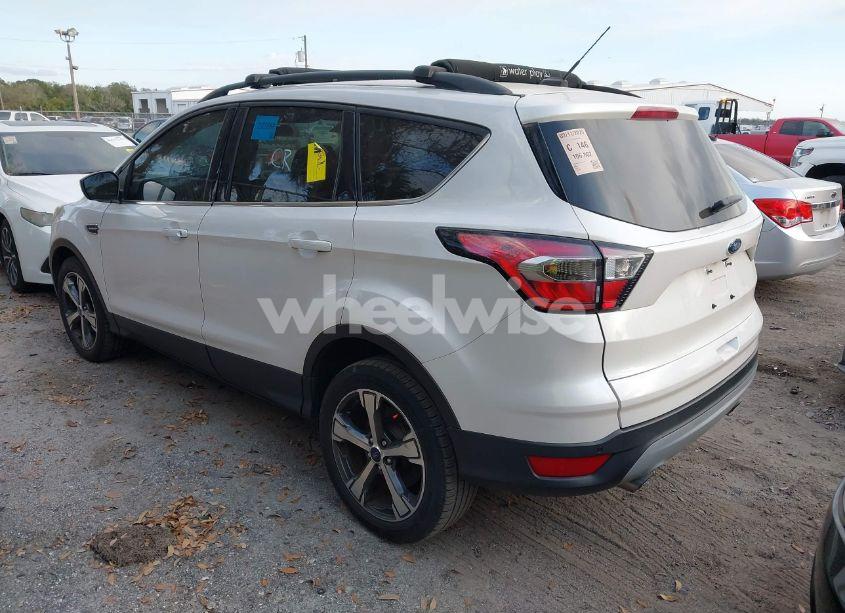 Photo 3 of 2017 Ford Escape SE (VIN 1FMCU0G91HUE64758)