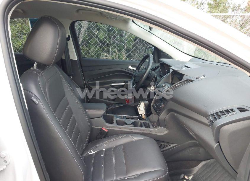 Photo 5 of 2017 Ford Escape SE (VIN 1FMCU0G91HUE64758)