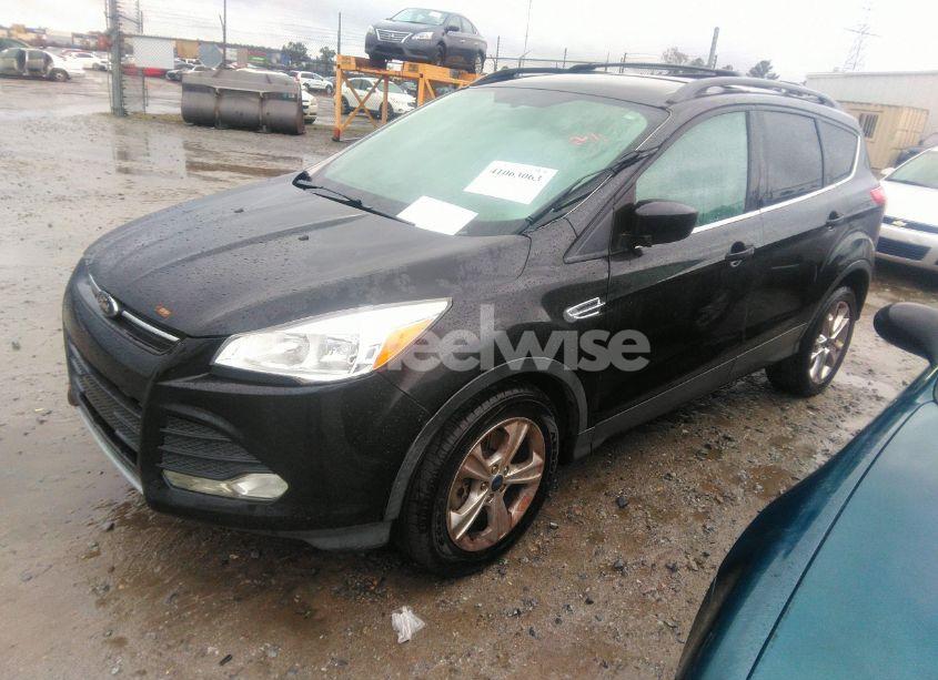 Photo 2 of 2013 Ford Escape SE (VIN 1FMCU0G92DUC18960)